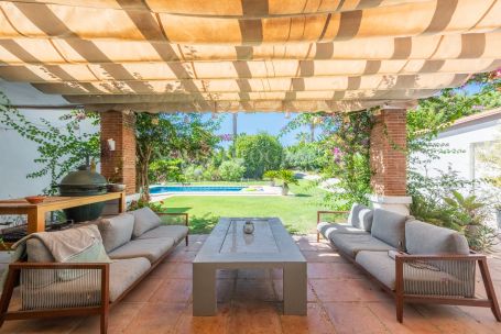 Villa for sale in Zona B, Sotogrande Costa, Sotogrande