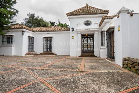 Villa for rent in Zona C, Sotogrande Alto, Sotogrande