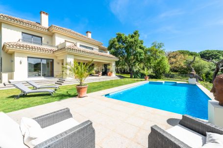 Villa for sale in Los Altos de Valderrama, Sotogrande Alto, Sotogrande