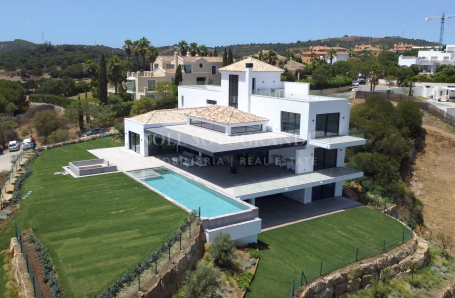 Villa for sale in Zona G, Sotogrande Alto, Sotogrande