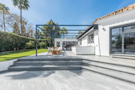 Villa for sale in Kings & Queens, Sotogrande Costa, Sotogrande