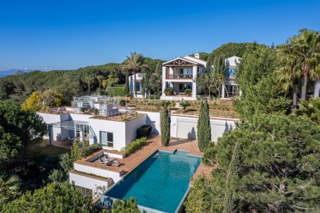 Villa for sale in Zona M, La Reserva, Sotogrande