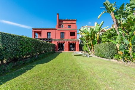 Town House for sale in Los Cortijos de la Reserva, La Reserva, Sotogrande