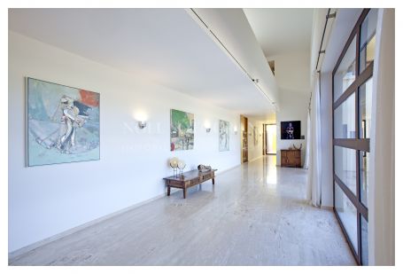 Villa for sale in Zona L, La Reserva, Sotogrande