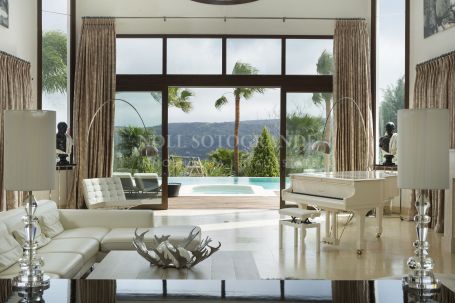 Villa for sale in Zona G, Sotogrande Alto, Sotogrande