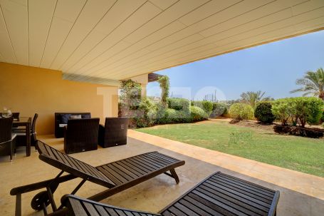 Wonderful Ground Floor Apartment with unique Marina views and private garden in Ribera del Marlin
