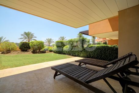 Wonderful Ground Floor Apartment with unique Marina views and private garden in Ribera del Marlin