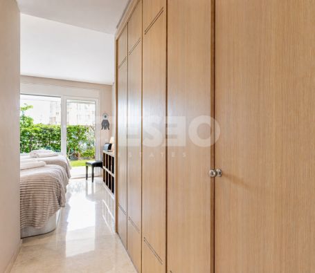 Merveilleux rez-de-chaussée avec vue unique sur la Marina et jardin privé à Ribera del Marlin