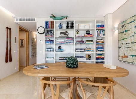 Merveilleux rez-de-chaussée avec vue unique sur la Marina et jardin privé à Ribera del Marlin