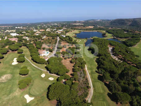 Plot with stunning views of the lake and Almenara Golf Course