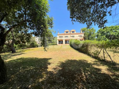 LOVELY SEMIDETACHED VILLA WITH LARGE GARDEN IN SOTOGOLF.