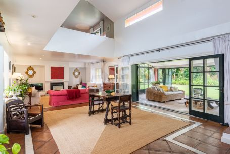 Encantadora Villa con doble parcela en Zona A, Sotogrande Costa