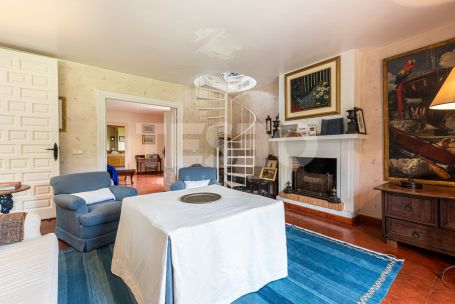 Encantadora Villa con doble parcela en Zona A, Sotogrande Costa