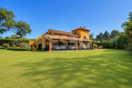 Encantadora Villa con doble parcela en Zona A, Sotogrande Costa