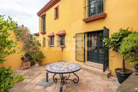 Encantadora Villa con doble parcela en Zona A, Sotogrande Costa
