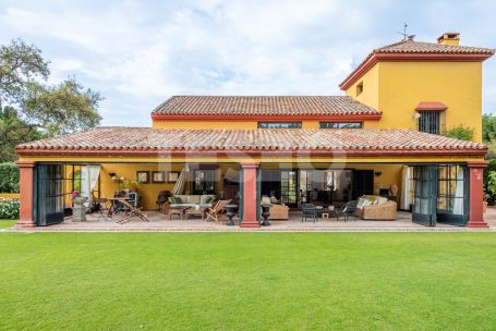 Encantadora Villa con doble parcela en Zona A, Sotogrande Costa