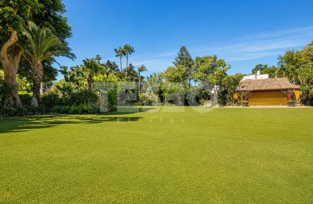 Encantadora Villa con doble parcela en Zona A, Sotogrande Costa