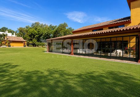 Encantadora Villa con doble parcela en Zona A, Sotogrande Costa