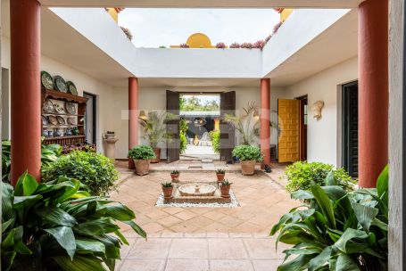Encantadora Villa con doble parcela en Zona A, Sotogrande Costa