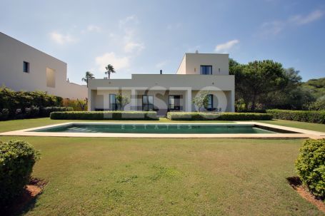 Estupenda Villa de 2 Plantas en 'Las Cimas' Sotogrande Alto