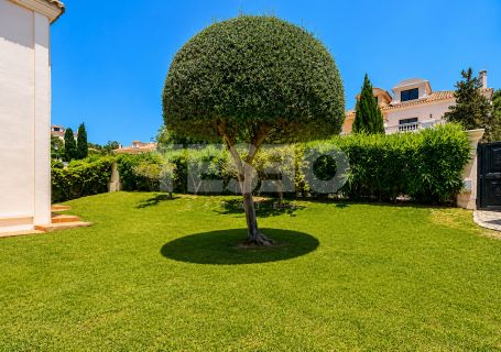Stunning semi detached villa for sale in Sotogolf.