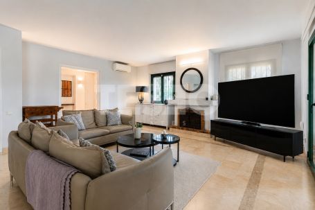 Stunning semi detached villa for sale in Sotogolf.