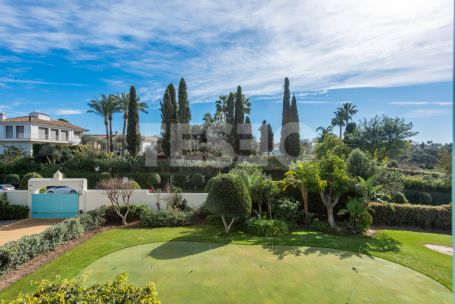 Villa with private Putting Green for sale