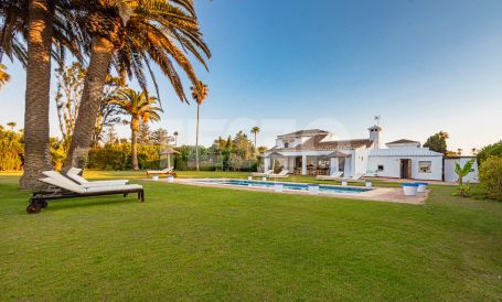 Villa with excellent SEA views and only 200 meters from the Beach in Kings and Queens