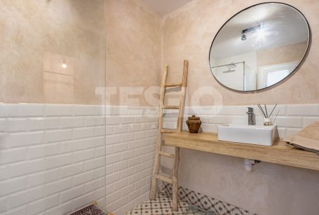 Villa with excellent SEA views and only 200 meters from the Beach in Kings and Queens
