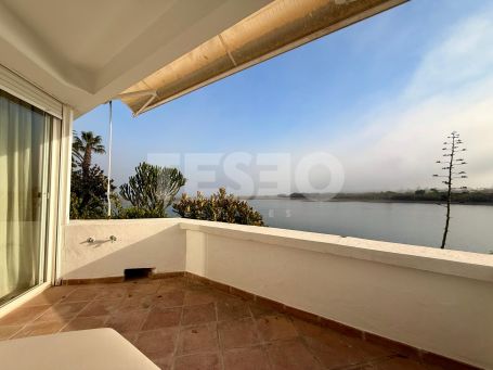 Schönes Reihenhaus mit Meerblick am Paseo del Río in Sotogrande