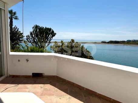 Schönes Reihenhaus mit Meerblick am Paseo del Río in Sotogrande