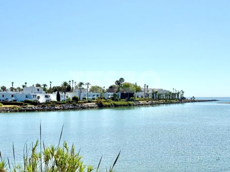 Schönes Reihenhaus mit Meerblick am Paseo del Río in Sotogrande