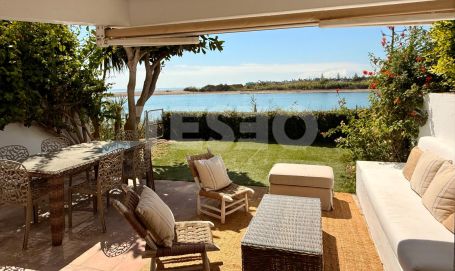 Schönes Reihenhaus mit Meerblick am Paseo del Río in Sotogrande