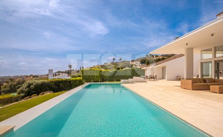 Beautiful Contemporary Villa with Great Golf and Sea Views