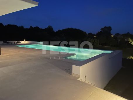 Villa Contemporánea en Primera Linea de Golf de Almenara