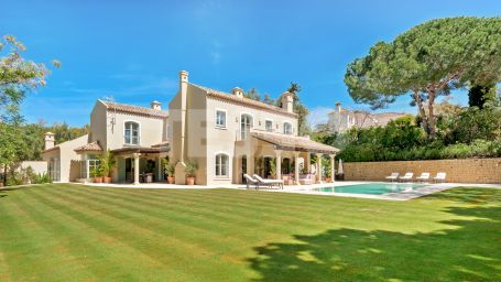 Klassische Villa mit viel Charme und sehr privat in einer exklusiven Gegend von Sotogrande Alto