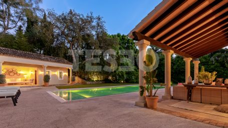 Villa Clasica con mucho encanto y muy privada en zona exclusiva de Sotogrande Alto.