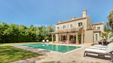 Klassische Villa mit viel Charme und sehr privat in einer exklusiven Gegend von Sotogrande Alto