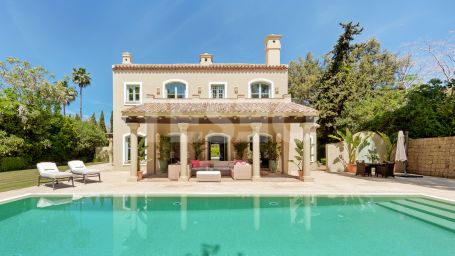 Klassische Villa mit viel Charme und sehr privat in einer exklusiven Gegend von Sotogrande Alto