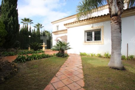 Villa en zona tranquila de Sotogrande Alto en Alquiler