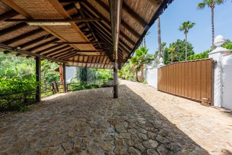 Villa avec beaucoup de charme donnant la zone verte