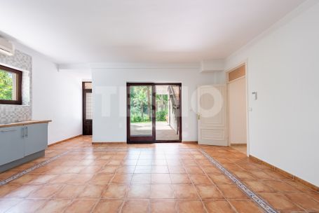 Villa avec beaucoup de charme donnant la zone verte