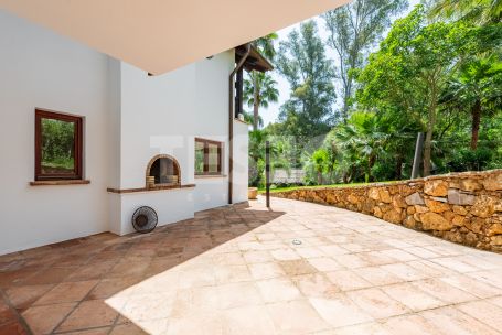Villa avec beaucoup de charme donnant la zone verte