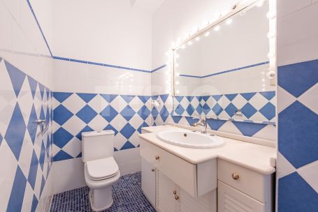 Villa avec beaucoup de charme donnant la zone verte