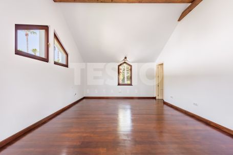 Villa avec beaucoup de charme donnant la zone verte