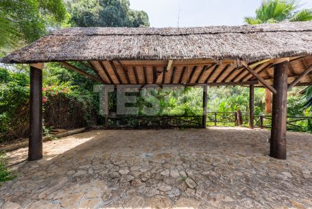 Villa avec beaucoup de charme donnant la zone verte