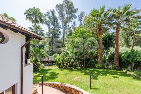 Villa avec beaucoup de charme donnant la zone verte