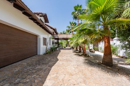 Villa avec beaucoup de charme donnant la zone verte