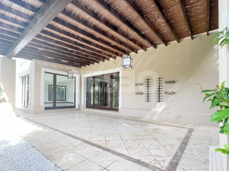 Traditional style villa in Sotogrande Costa with beautiful views.