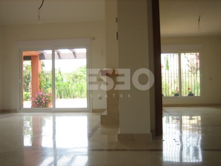 Charming villa for sale located in Sotogrande Alto